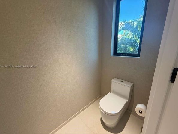 135 SW 29th Rd, Miami FL 33129