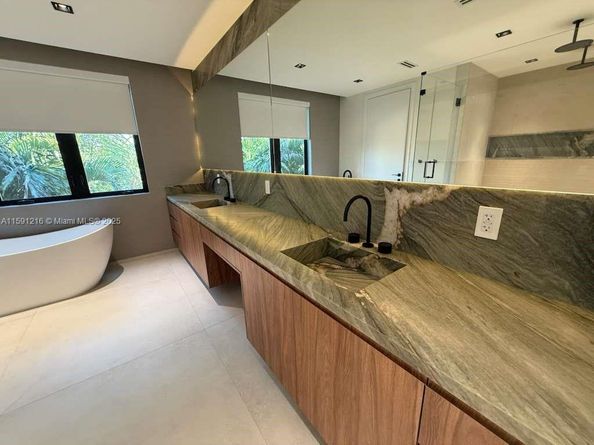 135 SW 29th Rd, Miami FL 33129