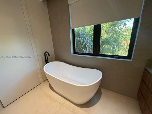 135 SW 29th Rd, Miami FL 33129