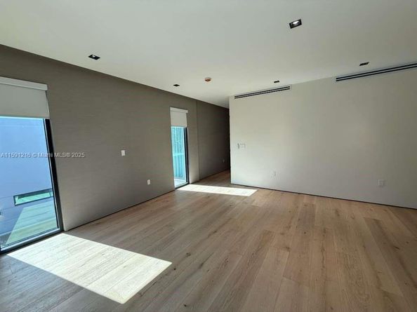 135 SW 29th Rd, Miami FL 33129