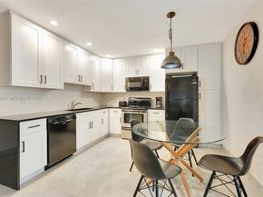 221 SE 9th Ave 102, Pompano Beach FL 33060