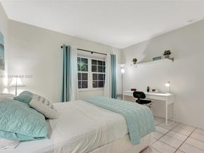 221 SE 9th Ave 102, Pompano Beach FL 33060