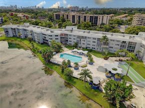 879 NE 195th St 228, Miami FL 33179