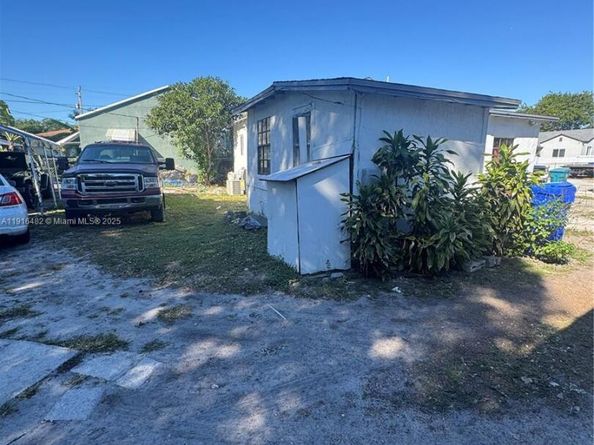 1080 NW 65th St, Miami FL 33150