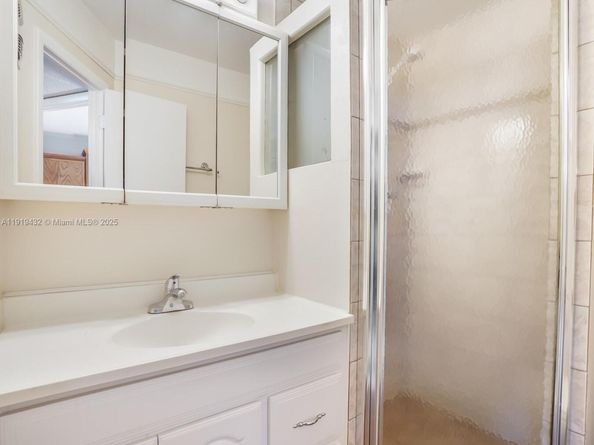 4705 NW 35th St 515, Lauderdale Lakes FL 33319