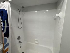 18965 NW 62nd Ave 105, Hialeah FL 33015