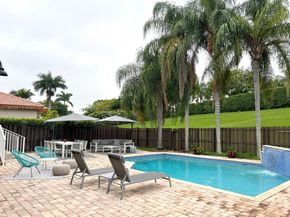 5900 NW 111th Ave, Doral FL 33178