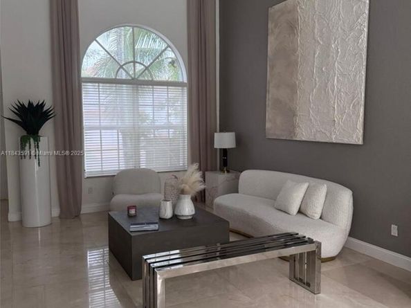 5900 NW 111th Ave, Doral FL 33178