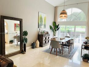 5900 NW 111th Ave, Doral FL 33178