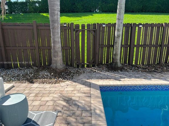 5900 NW 111th Ave, Doral FL 33178
