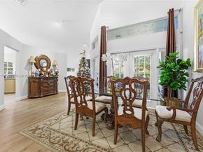 2019 Cove Ln, Weston FL 33326