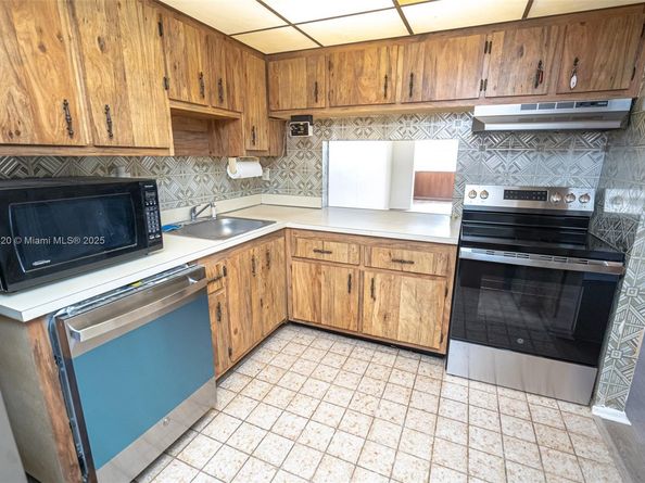 1891 SW 81st Ave 310, North Lauderdale FL 33068