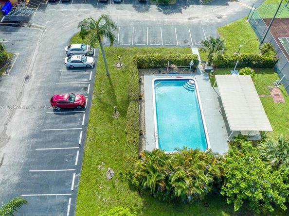 1891 SW 81st Ave 310, North Lauderdale FL 33068