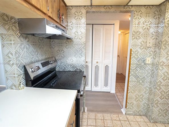 1891 SW 81st Ave 310, North Lauderdale FL 33068