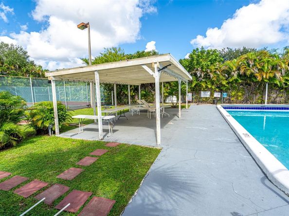 1891 SW 81st Ave 310, North Lauderdale FL 33068