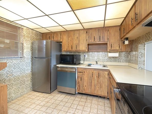 1891 SW 81st Ave 310, North Lauderdale FL 33068