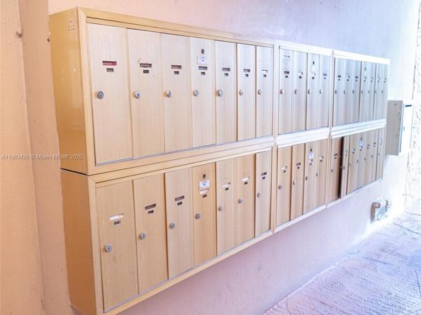 1891 SW 81st Ave 310, North Lauderdale FL 33068