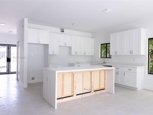 775 NW 47th St, Miami FL 33127