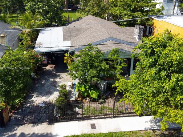 138 NW 34th St, Miami FL 33127