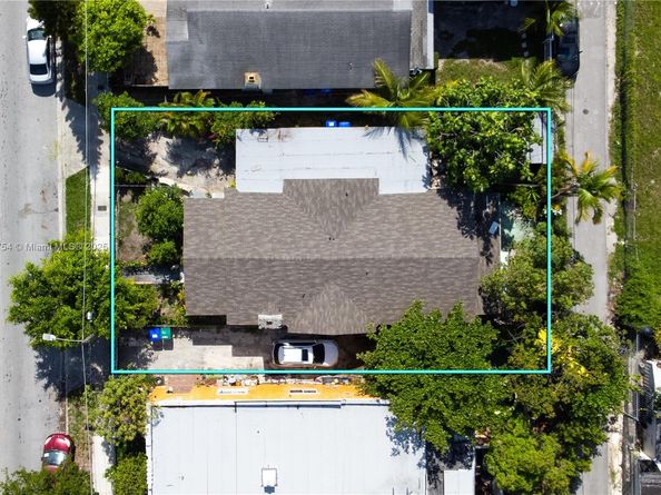 138 NW 34th St, Miami FL 33127