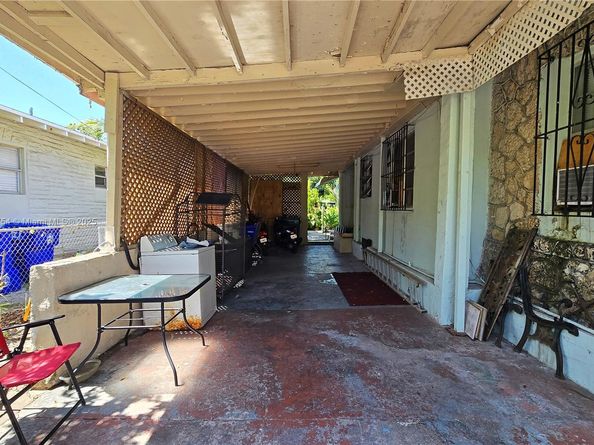 138 NW 34th St, Miami FL 33127