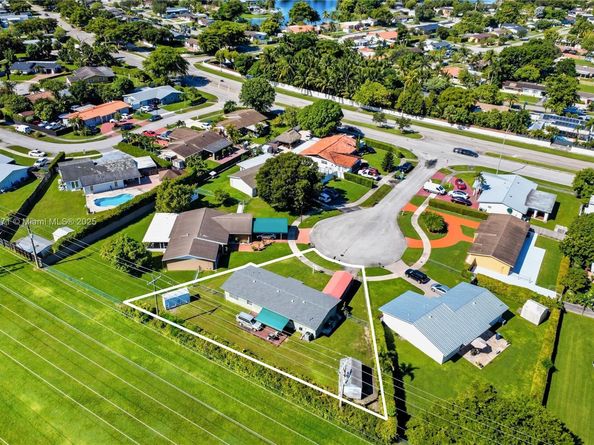 13605 SW 73rd Ter, Miami FL 33183