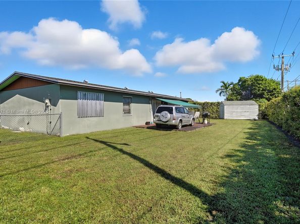 13605 SW 73rd Ter, Miami FL 33183