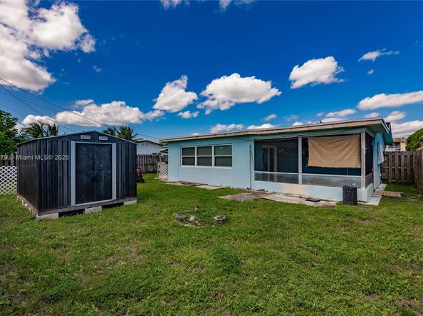 8480 NW 29th St, Sunrise FL 33322