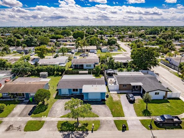 8480 NW 29th St, Sunrise FL 33322