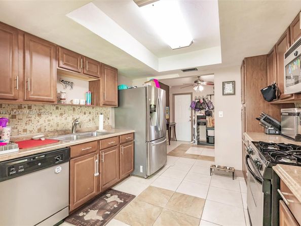 8480 NW 29th St, Sunrise FL 33322