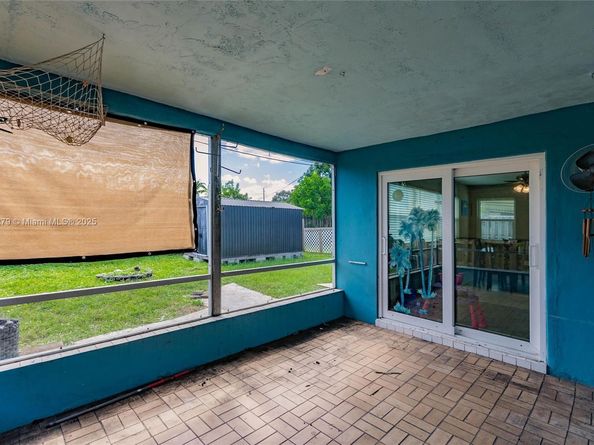 8480 NW 29th St, Sunrise FL 33322