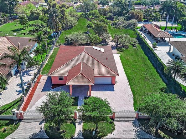 279 NW 119th Ave., Miami FL 33182