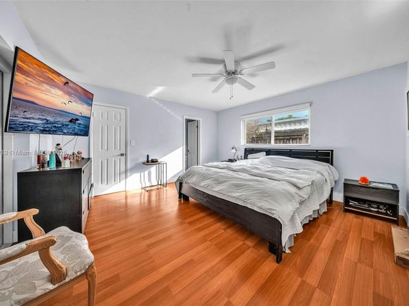 9480 E Palmetto Club Ln E, Palmetto Bay FL 33157