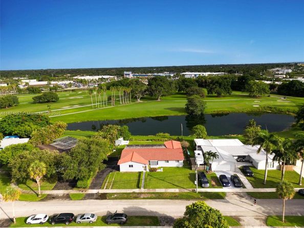 9480 E Palmetto Club Ln E, Palmetto Bay FL 33157