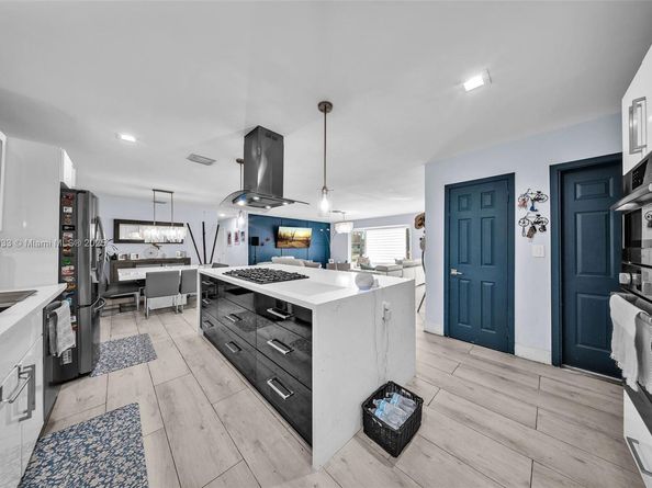 9480 E Palmetto Club Ln E, Palmetto Bay FL 33157