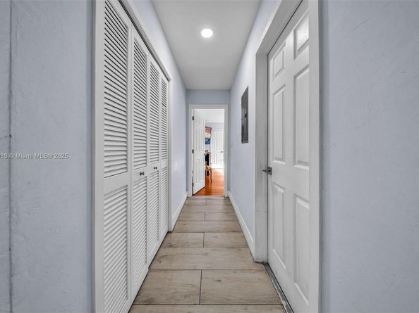 9480 E Palmetto Club Ln E, Palmetto Bay FL 33157