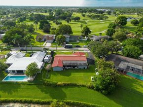 9480 E Palmetto Club Ln E, Palmetto Bay FL 33157