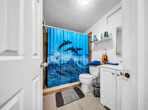 9480 E Palmetto Club Ln E, Palmetto Bay FL 33157