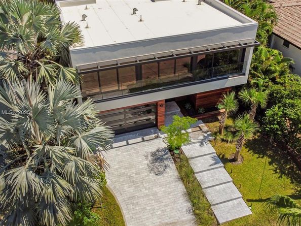 620 Solar Isle Dr, Fort Lauderdale FL 33301