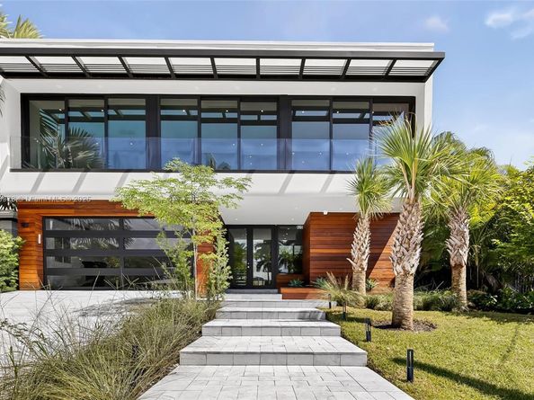 620 Solar Isle Dr, Fort Lauderdale FL 33301