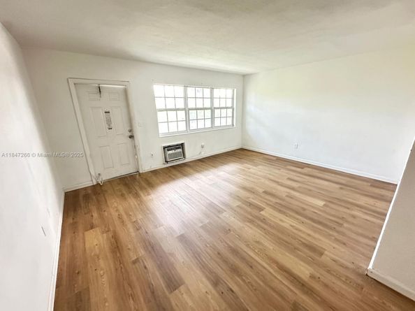 1471 NE 170th St 215A, North Miami Beach FL 33162