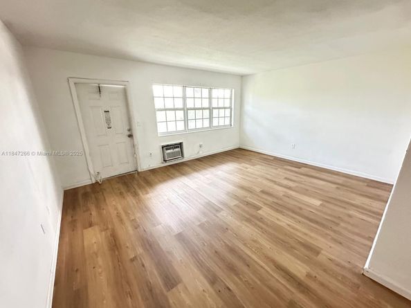 1471 NE 170th St 215A, North Miami Beach FL 33162