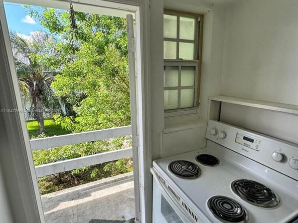 1471 NE 170th St 215A, North Miami Beach FL 33162