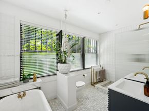 135 NE 45th St, Miami FL 33137