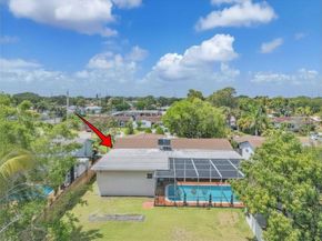 1911 N 53rd Ave, Hollywood FL 33021