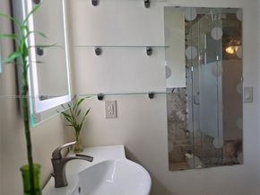 1911 N 53rd Ave, Hollywood FL 33021