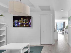 55 SW 9th St 1705, Miami FL 33130