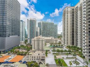 55 SW 9th St 1705, Miami FL 33130