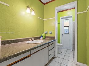 131 NW 19th St, Pompano Beach FL 33060