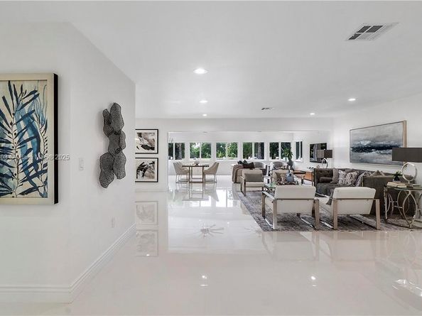 224 E Acre Dr, Plantation FL 33317